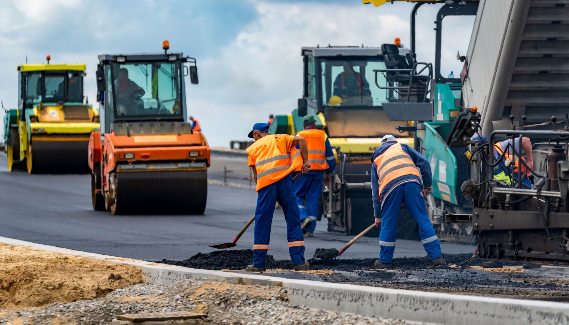 Reliable asphalt construction services in Fort Wayne, IN for various projects.